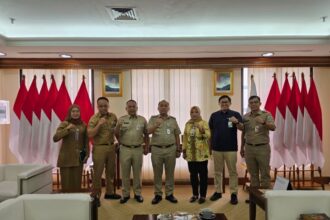 Wali Kota Jakarta Barat, Uus Kuswanto, menerima audiensi dari Badan Penyelenggara Jaminan Sosial (BPJS) Ketenagakerjaan Kantor Cabang Jakarta Grogol.