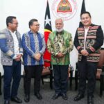 (Dari kiri ke kanan) VP Finance Business Partner Timor-Leste Dedy Edward, Duta Besar Indonesia untuk Timor-Leste Okto Dorinus Manik, Perdana Menteri Timor-Leste Kay Rala Xanana Gusmão, dan CEO Telkomcel Benedictus Ardiyanto Priyo. Foto: Telkom Indonesia