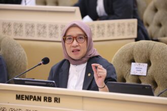 Menteri PANRB RIni Widyantini saat Rapat Dengar Pendapat dengan Komisi II DPR RI. Foto: dok Panrb