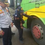 Unit Pengelola Pengujian Kendaraan Bermotor (UP-PKB) Jagakarsa saat pra ramp check bus Antar Kota Antar Provinsi (AKAP) di Terminal Lebak Bulus, Jakarta Selatan, pada Selasa (18/3/2025). Foto: Ist