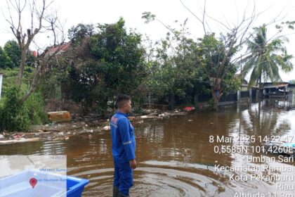 Kondisi banjir yang masih merendam sejumlah wilayah dan permukiman warga di Kota Pekanbaru, Riau, pada Sabtu (8/3/2025). Foto: BPBD Kota Pekanbaru.