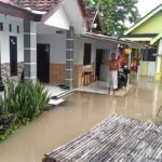 Kondisi permukiman warga Desa Brani, Kecamatan Maron, Kabupaten Probolinggo, Jawa Timur, pada Senin (10/3/2025), dilanda banjir. Foto: Ist