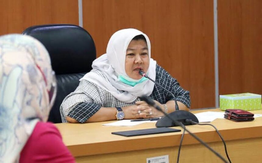 Anggota Komisi DPRD DKI Jakarta, Neneng Hasanah saat rapat Komisi. Foto: dok pribadi