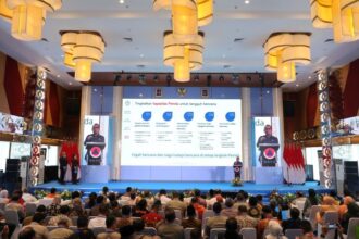 Menteri Koordinator Bidang Pembangunan Manusia dan Kebudayaan (PMK), Pratikno saat memberikan arahan dalam puncak acara Rapat Koordinasi Nasional Penanggulangan Bencana (Rakornas PB) 2025, pada Kamis (20/3). Foto: Ist