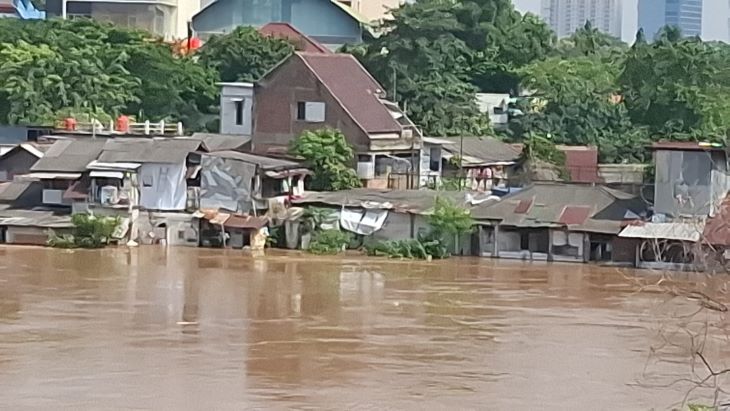 Kondisi permukiman warga di wilayah Pengadegan Timur, Kelurahan Pancoran, Kecamatan Pancoran, Jakarta Selatan, pada Senin (3/3/2025), direndam banjir. Foto: Ist