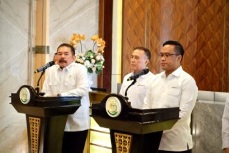 Konferensi pers bersama antara Kejaksaan Agung RI, Pertamina, Lemigas, Surveyor Indonesia dan TUV Rheinland Indonesia, di Jakarta, Kamis (6/5/2025). Foto: Yudha Krastawan/ipol.id