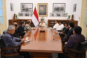 Presiden Prabowo Subianto menerima kehadiran delapan pengusaha besar di Istana Kepresidenan Jakarta pada Kamis, 6 Maret 2025.