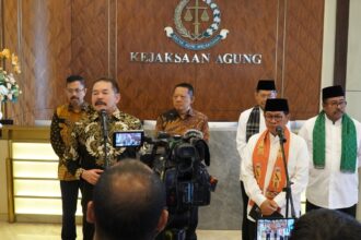 Jaksa Agung ST Burhanuddin saat menerima kunjungan Gubernur dan Wakil Gubernur DK Jakarta di Gedung Utama Kejaksaan Agung, Jakarta, Jumat (7/3/2025). Foto: Yudha Krastawan/ipol.id