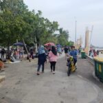 Pengunjung dapat menikmati fasilitas GOGO Bike, layanan penyewaan sepeda listrik yang baru hadir di Ancol. Sepeda listrik menjadi solusi transportasi praktis dan ramah lingkungan untuk menjelajahi kawasan Ancol. Foto: Joesvicar Iqbal/dok/ipol.id