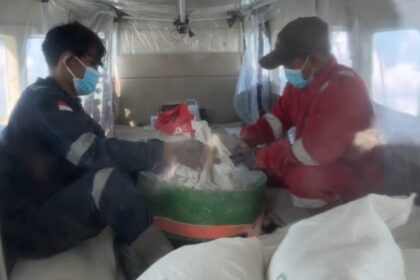 Dalam Operasi Modifikasi Cuaca (OMC) pada Jumat (7/3/2025), petugas menyasar wilayah Sukabumi, Sumedang, dan Karawang, Jawa Barat. Foto: Ist