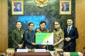 Yovie bersama FESMI telah menginisiasi para pekerja kreatif di bidang musik seperti HIVI!, Maliq & D'Essentials, Kahitna, Endah Widiastuti, Melly Goeslaw, dan anggota serta pengurus FESMI lainnya untuk mendapatkan BPJS Ketenagakerjaan.