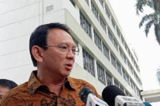 Mantan Komisaris Utama PT Pertamina, Basuki Tjahaja Purnama alias Ahok saat memenuhi panggilan Kejaksaan Agung, Kamis (13/3/2025). Foto: Tangkap layar video WA Group Forwaka