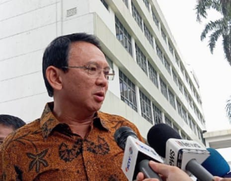 Mantan Komisaris Utama PT Pertamina, Basuki Tjahaja Purnama alias Ahok saat memenuhi panggilan Kejaksaan Agung, Kamis (13/3/2025). Foto: Tangkap layar video WA Group Forwaka