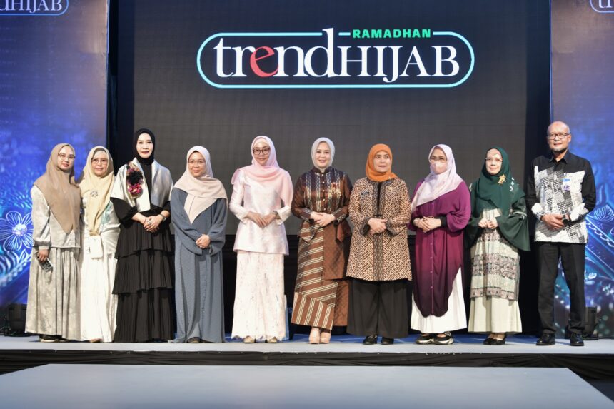 Wakil Gubernur Sulawesi Selatan, Fatmawati Rusdi dalam pelaksanaan Trend Hijab Expo 2025 di Phinisi Ballroom, lantai 2, Hotel Claro Makassar, Jumat (14/3/2025). Foto: Dok Pemerintah Provinsi (Pemprov) Sulsel