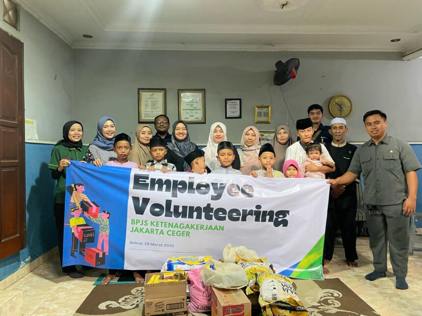 Kantor Cabang BPJS Ketenagakerjaan Jakarta Ceger menggelar kegiatan Employee Volunteering di Panti Asuhan Yayasan Rumah Harapan Setu, Cipayung, Jakarta Timur