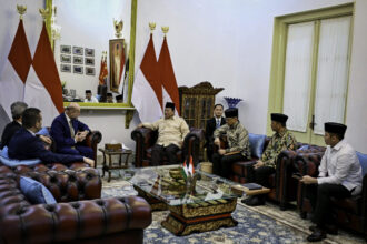 Presiden Republik Indonesia, Prabowo Subianto, menerima kunjungan Utusan Khusus Presiden Palestina, Mahmoud Al-Habbash, di Istana Merdeka, Jakarta, pada Selasa (18/03/2025). Foto: BPMI Setpres