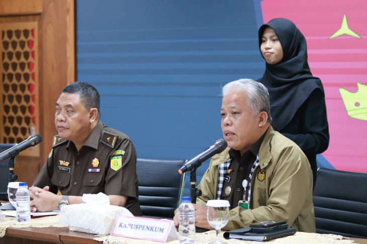 Kapuspenkum Kejaksaan Agung, Harli Siregar (kanan). Foto: Dok Puspenkum Kejaksaan Agung