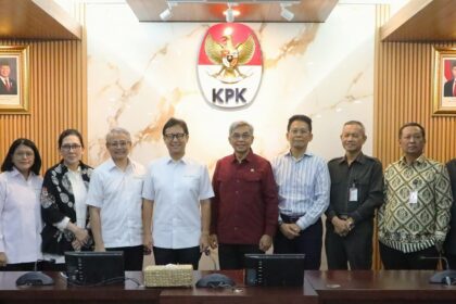 KPK bersama jajaran Kemenkes saat membahas beberapa program di Kemenkes. Foto: dok humas