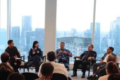 Andi Mallarangeng, Uni Lubis, Budiman Tanuredjo hadir dalam sebuah diskusi publik menyoroti pola komunikasi pemerintah yang digelar Universitas Paramadina. Foto: Dok Humas