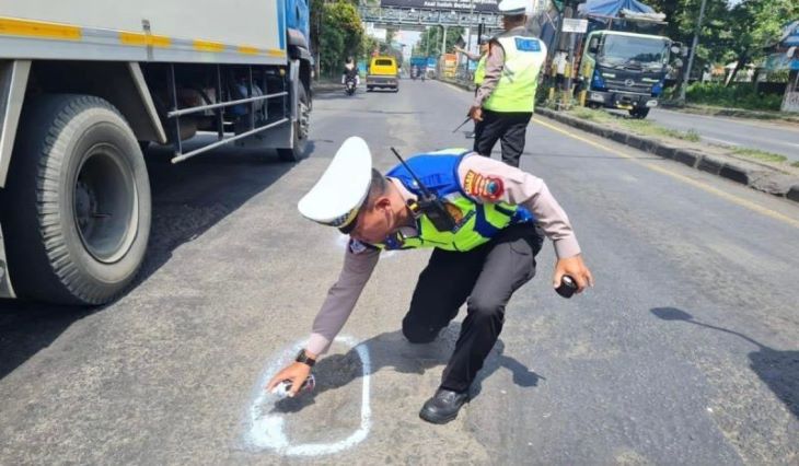 Ilustrasi perbaikan jalan jalur mudik.