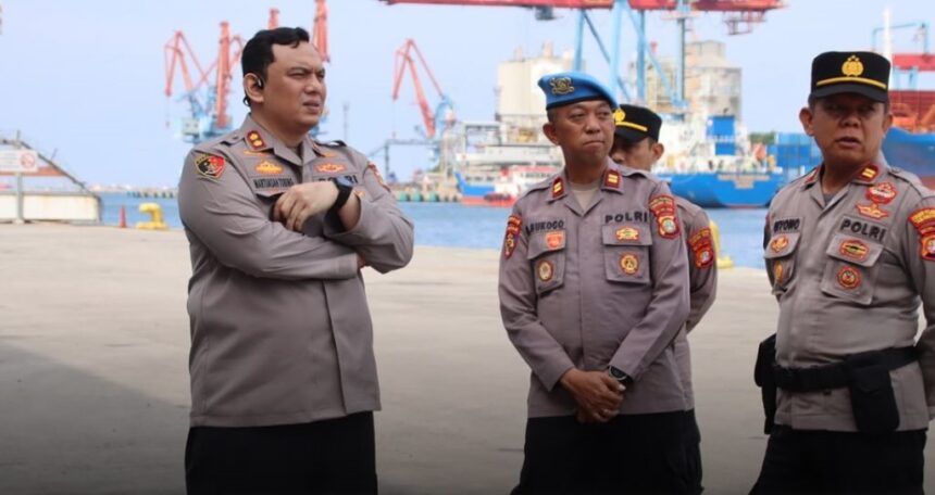 Kapolres Pelabuhan Tanjung Priok, AKBP Martuasah H Tobing (kiri). Foto: Ist