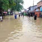 Suasana banjir di kota Bekasi