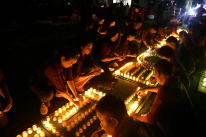 Hotel Borobudur Jakarta dalam Earth Hour 2025