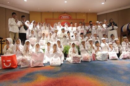 Momen berbagi Mal Ciputra Jakarta menjadi Orangtua Asuh Sehari kepada 50 anak Panti Asuhan Rasulullah SAW, Jakarta Pusat. Foto: Dok/Vinolla Romadhona