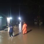 BPBD Kabupaten Madiun bersama semua unsur terkait ke lokasi penanganan banjir dan tanah longsor terjadi di Kab. Madiun, Jawa Timur, pada Sabtu (15/3/2025). Foto: BPBD Kab. Madiun