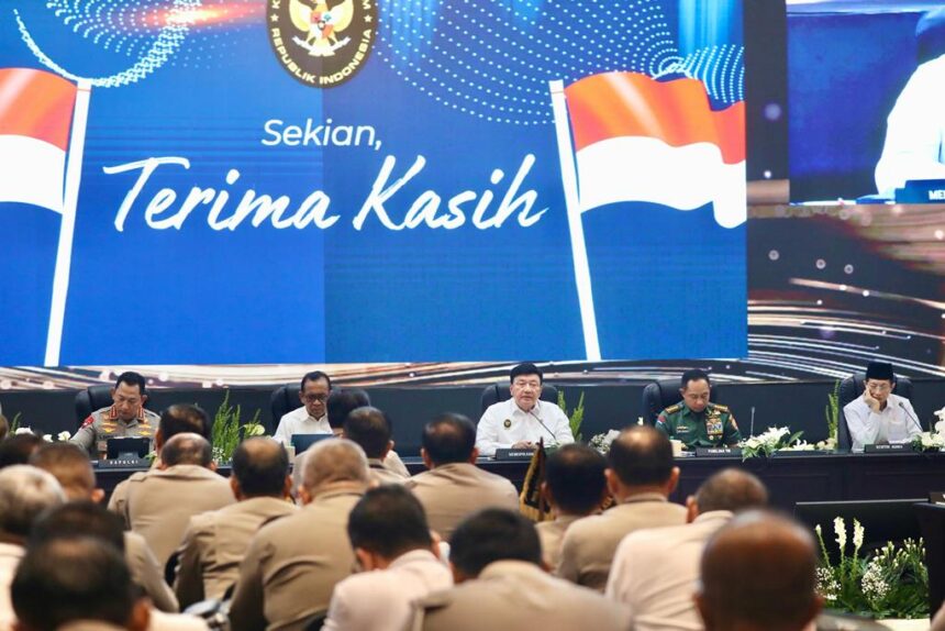 Menko Polkam Budi Gunawan (ketiga dari kanan) saat rapat koordinasi di PTIK Jakarta, Senin (10/3/2025). Foto: Humas Kemenko Polkam