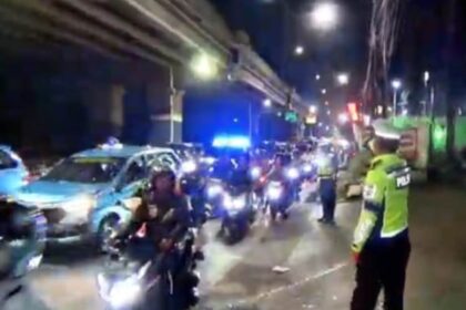 Sejumlah pemudik kendaraan bermotor kembali memadati Jalan Raya Kalimalang, Pondok Kelapa, Duren Sawit, Jakarta Timur, pada Senin (24/3/2025) malam. Foto: Ist