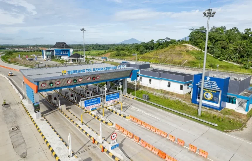 Gerbang Tol Serang-Panimbang. WIKA jamin jalan Tol Serang-Panimbang Siap Dukung Mudik Lebaran 2025. Foto: WIKA