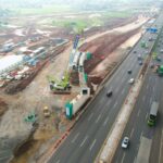 Progres pembangunan buka akses jalan tol Paramount Petals menuju Tol Jakarta-Merak.