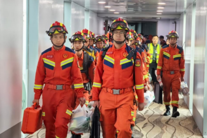 Tim medis dari China telah tiba di Myanmar untuk melakukan pertolongan. Foto : Ist