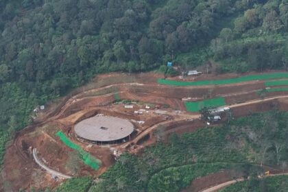 Foto pembukaan lahan berskala besar di lereng Gunung Tangkuban Parahu tepatnya di Desa Karyawangi, Kecamatan Parongpong, Kabupaten Bandung Barat (KBB). Foto: IG @infobandungbarat