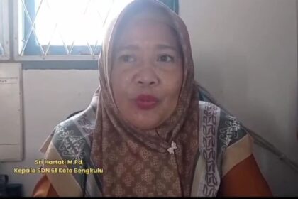 Kepala SD Negeri 61 Kota Bengkulu, Sri Hartati, M.Pd, mengaku mendukung pelaksanaan Program Makan Bergizi Gratis yang terbukti menambah semangat siswa belajar. Foto: ist