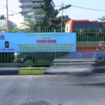 Suasana pembangunan pagar setinggi 2 meter dan sepanjang 330 meter di Jalan Basuki Rahmat, RW 01 dan RW 02, Kelurahan Cipinang Besar Utara, Kecamatan Jatinegara, Jakarta Timur, (Underpass DI Panjaitan sampai depan Mal Bassura) rampung dikerjakan, pada Jumat (14/3/2025). Foto: Ist