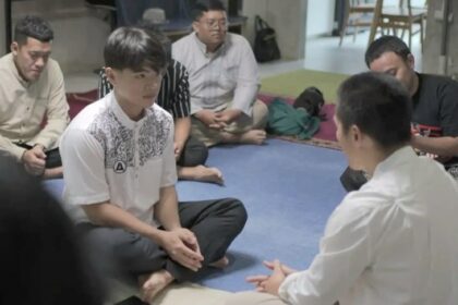 Ustaz Felix Siauw bagikan momen haru saat Steven Wongso memutuskan menjadi mualaf. Foto: IG @felix.siauw