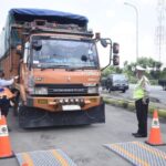 Korlantas Polro\i merencanakan penerapan contraflow jika volume kendaraan di gerbang tol mencapai 5.000 hingga 6.000 kendaraan per jam, dari KM 70 hingga KM 414. Foto: Polri