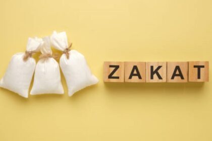 Umat Islam diwajibkan membayar zakat.