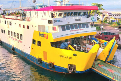 Kapal Feri ASDP melayani kawasan Sorong Raja Ampat. Foto: Dok humas