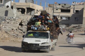 Warga Gaza mengungsi. Foto: Wafa
