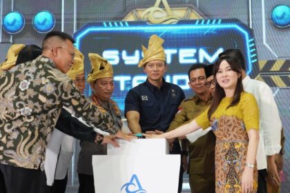 Menko Infrastruktur AHY saat meresmikan Terminal Ferry International Gold Coast Bengkong di Batam. Foto: Dok Humas