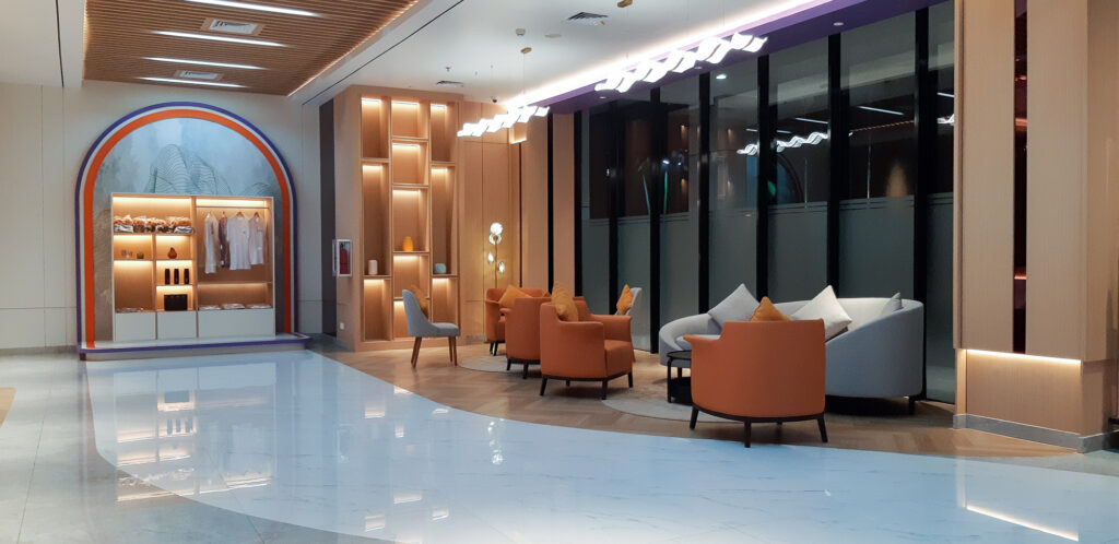 Lobby Fox Lite Hotel Majalaya. (Foto: Alidrian Fahwi/ipol.id)