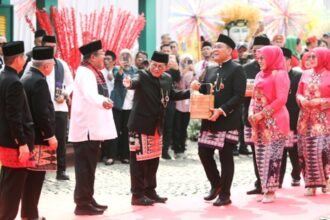 Gubernur DKI Jakarta Pramono Anung menghadiri perayaan Lebaran Betawi di Monas, Jakarta Pusat, Sabtu (26/4/2024). Foto: Ist