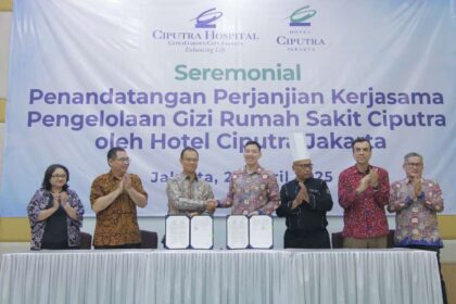 Momen penandatanganan kerjasama antara Hotel Ciputra Jakarta dengan Ciputra Hospital CitraGarden City. Foto: Ipol.id /Alidrian Fahwi