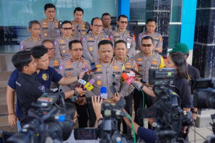Kakorlantas Polri Irjen Agus Suryonugroho dalam wawancara dengan wartawan di Command Center KM 29 Tol Jakarta-Cikampek, Selasa (8/4/2025). Foto: Dok Korlantas Polri