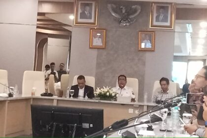 Wagub DKI Jakarta, Rano Karno (tengah).(Foto Sofian/ipol.id)