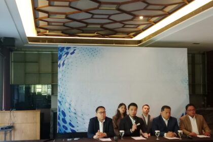 Yakup Hasibuan, selaku kuasa hukum Presiden Jokowi, dalam konferensi pers di kawasan Senayan, Jakarta Pusat, Senin (14/4/2025).