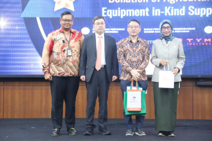 Politeknik Enjiniring Pertanian Indonesi (PEPI) lingkup Badan Penyuluhan dan Pengembangan SDM Pertanian (BPPSDMP) Kementerian Pertanian (Kementan) menerima hibah Traktor Roda 4 sebanyak 15 Unit dari Korea-Indonesia Industry and Technology Cooperation Center (KITECH).